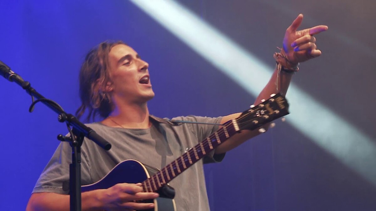 Leonie- Tapé dans l'oeil