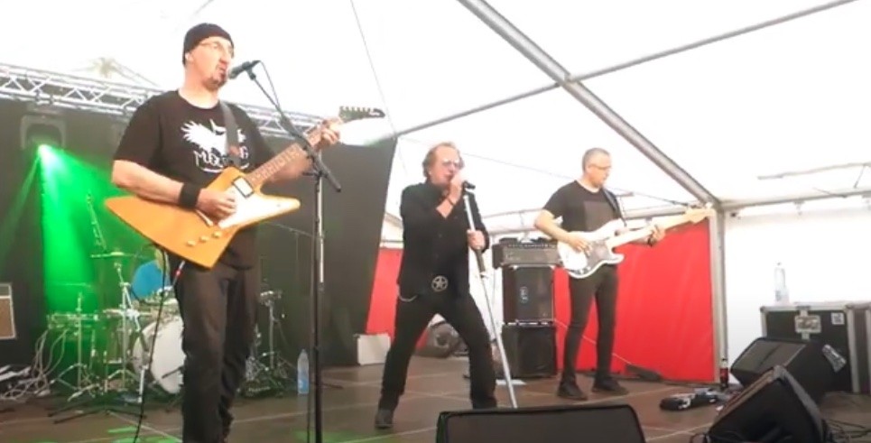 Pride Plays U2 Live à Estaimpuis